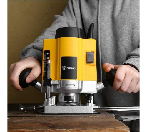 DEKO DKR1600E+набор фрез RBS12 (12 предметов) 063-4221