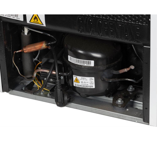 HYUNDAI CO1002 67л белый